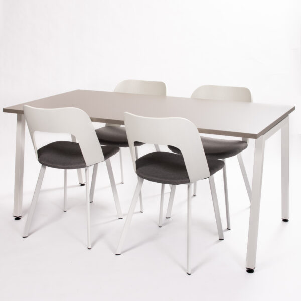 Odense, valkea tuoli ja nova pöytä, Oulun yrityskalustosta. M&C design
