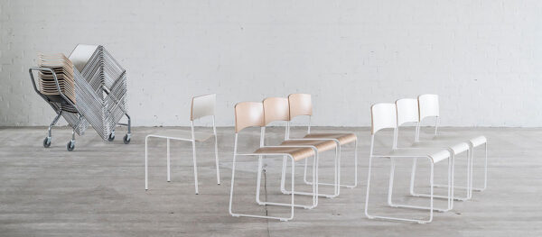 Asiakastuolit, Lightness tuoli, design Samuli Naamanka, ja muut tuolit myy Oulun Yrityskalusto Oy.