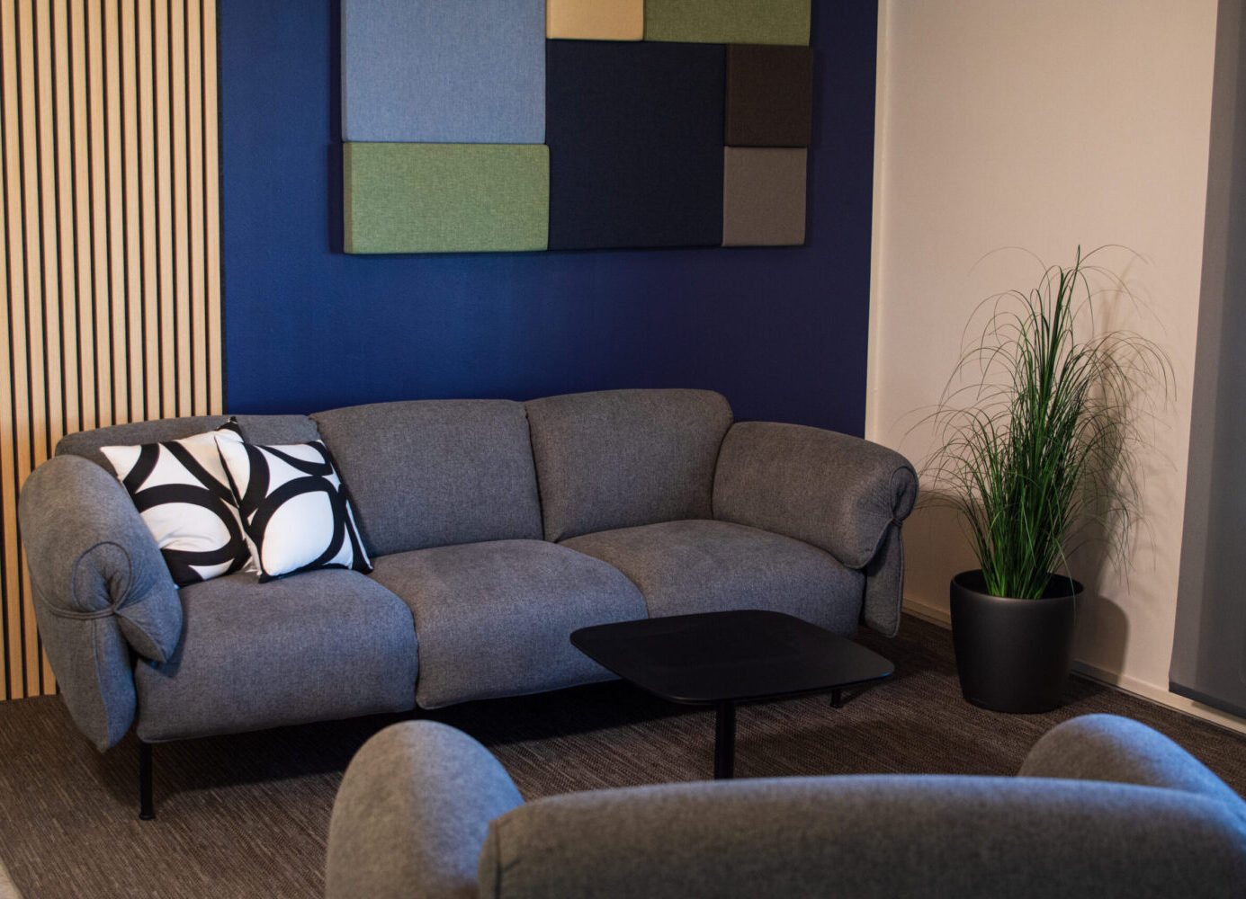 Tunnelman tuoja oleskelutilaan, Sumo sohva