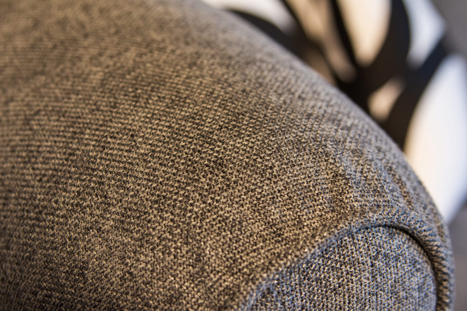 Tunnelman tuoja oleskelutilaan, Sumo sohva