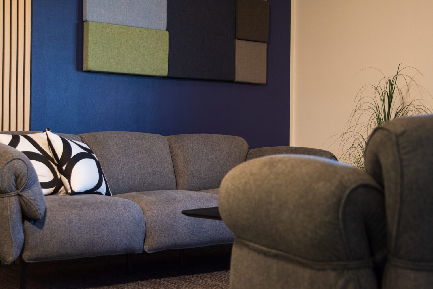 Tunnelman tuoja oleskelutilaan, Sumo sohva