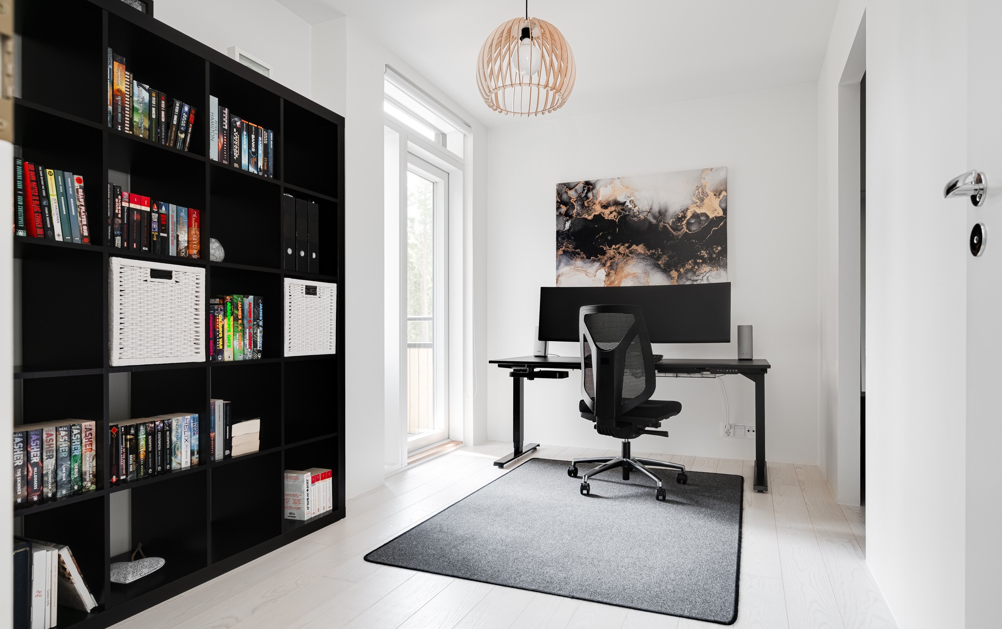 Tyylikäs kotitoimisto Yrityskalustosta