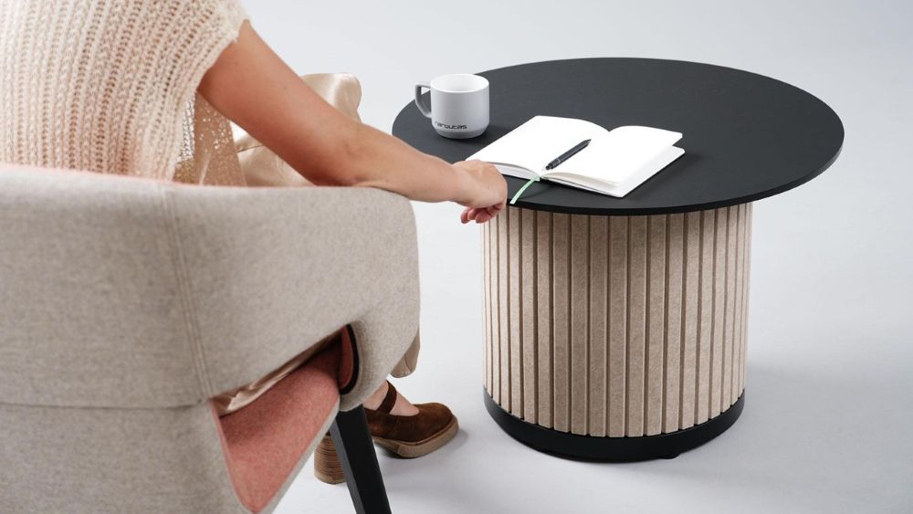 Tyylikkäät aulakalusteet, Parthos sohvapöytä ja muut sohvapöydät myy Oulun Yrityskalusto Oy.