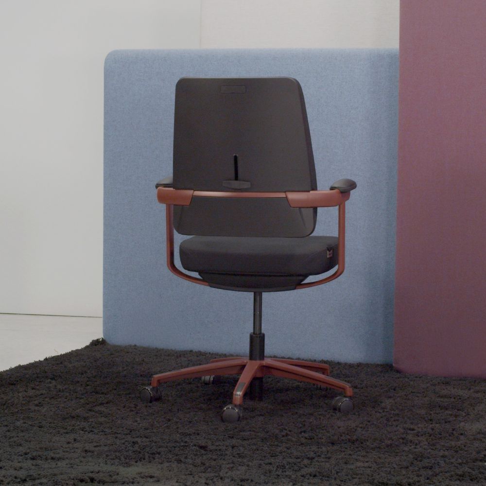 Nori Conference tuoli ja muut työtuolit sekä neuvottelutuolit myy Oulun Yrityskalusto Oy.