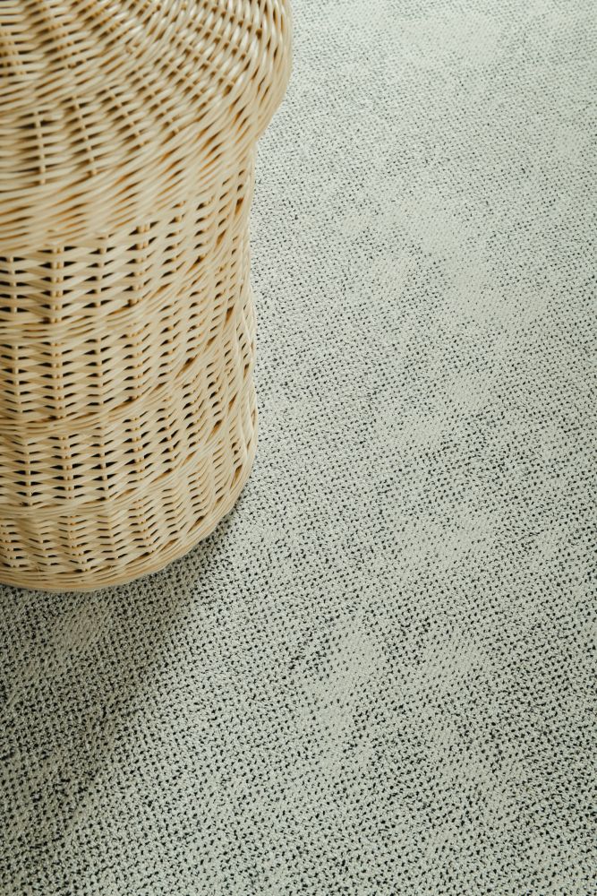 Pippuri matto ja muut VM Carpetin kotimaiset matot myy Oulun Yrityskalusto Oy.