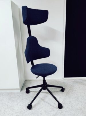 Savo Spine työtuoli niskatuella myymälämalli heti mukaan Yrityskalustosta.