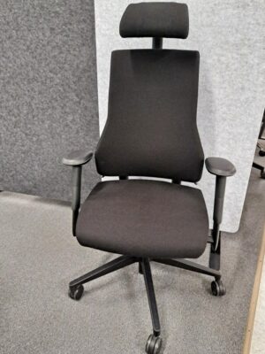 Martela Axia 4 työtuoli niskatuella