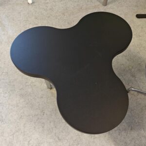 Apila sohvapöytä ja muut sohvapöydät myy Oulun Yrityskalusto Oy.