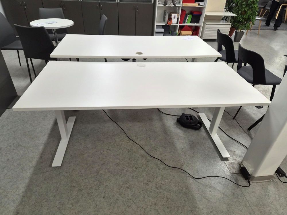 Sähkösäätöinen työpöytä 80 x 180 cm, käytetty - Image 2